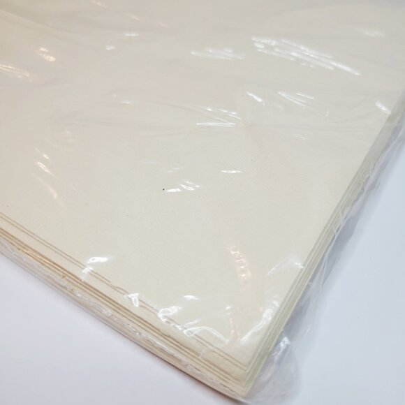 Vtg Royal Lace 68 Paper Placemats Off White Textured Floral Pattern - Picture 5 of 5